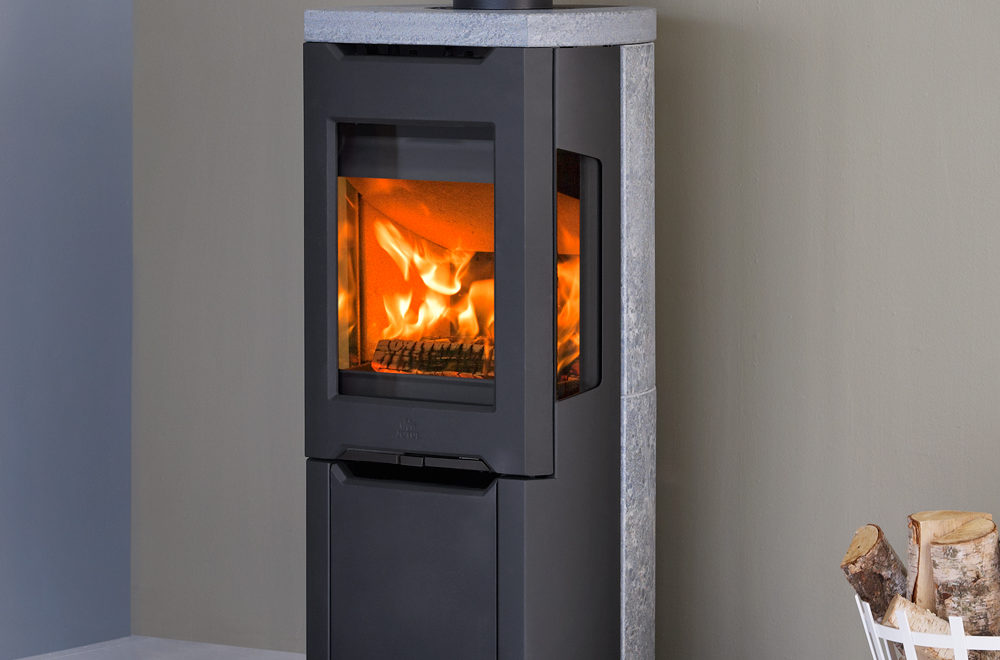 Jøtul F 263 S sort vedovn med kleberstein med glass på tre sider