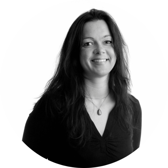 Portrettbilde av designeren Anna Øren som har designet Jøtul Pelletsovner